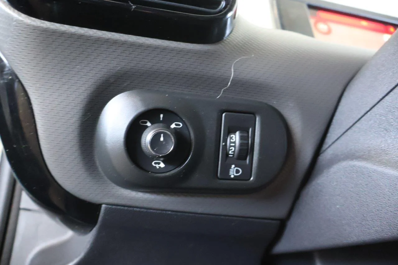 Citroen C4 Cactus - View model 32