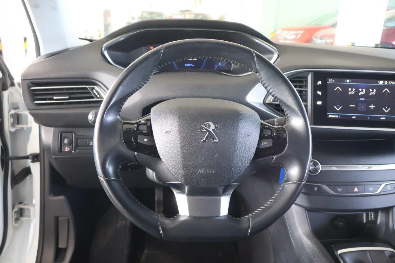 Peugeot 308 - View model 21