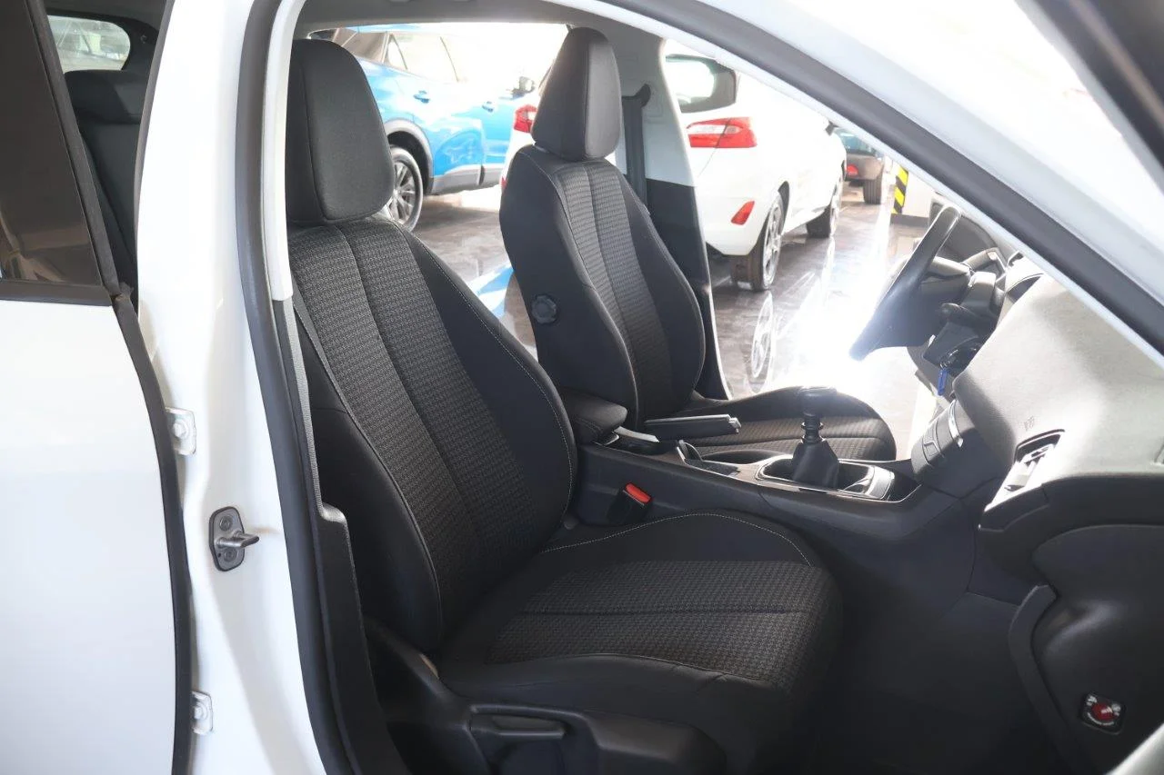 Peugeot 308 - View model 24