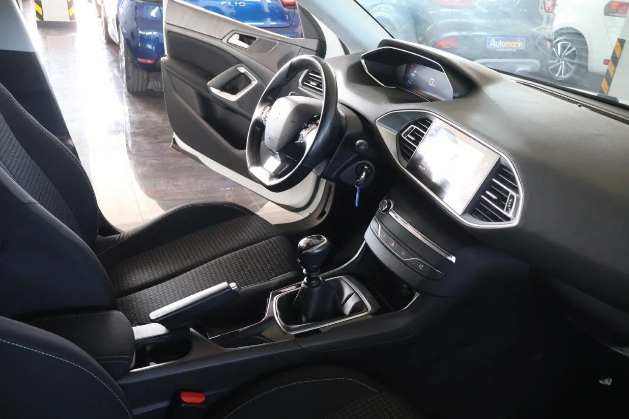 Peugeot 308 - View model 25