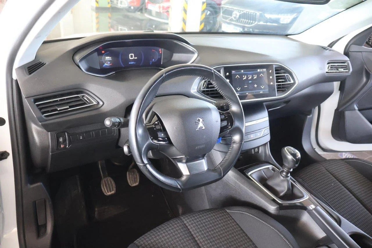 Peugeot 308 - View model 29
