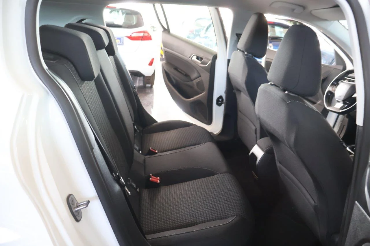 Peugeot 308 - View model 38