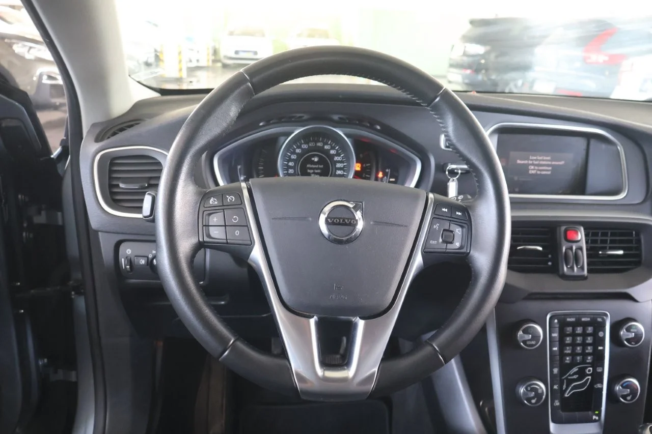 Volvo V40 Cross Country - View model 24
