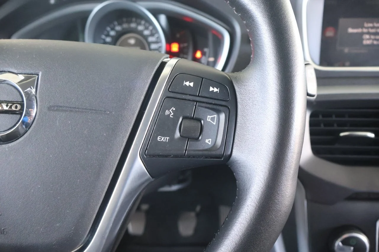 Volvo V40 Cross Country - View model 26