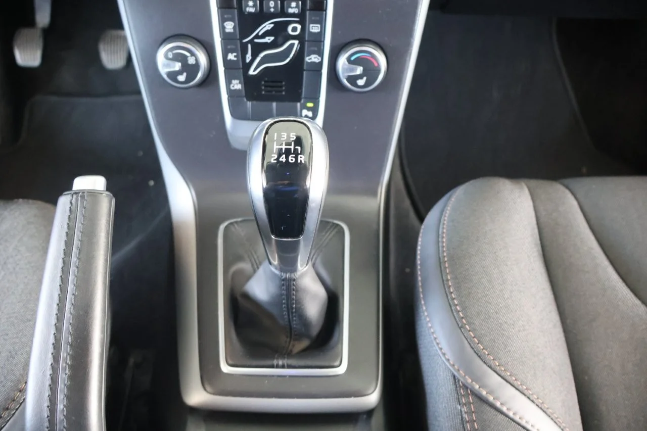 Volvo V40 Cross Country - View model 27