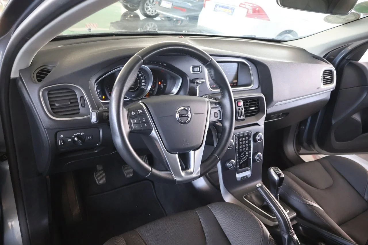 Volvo V40 Cross Country - View model 33