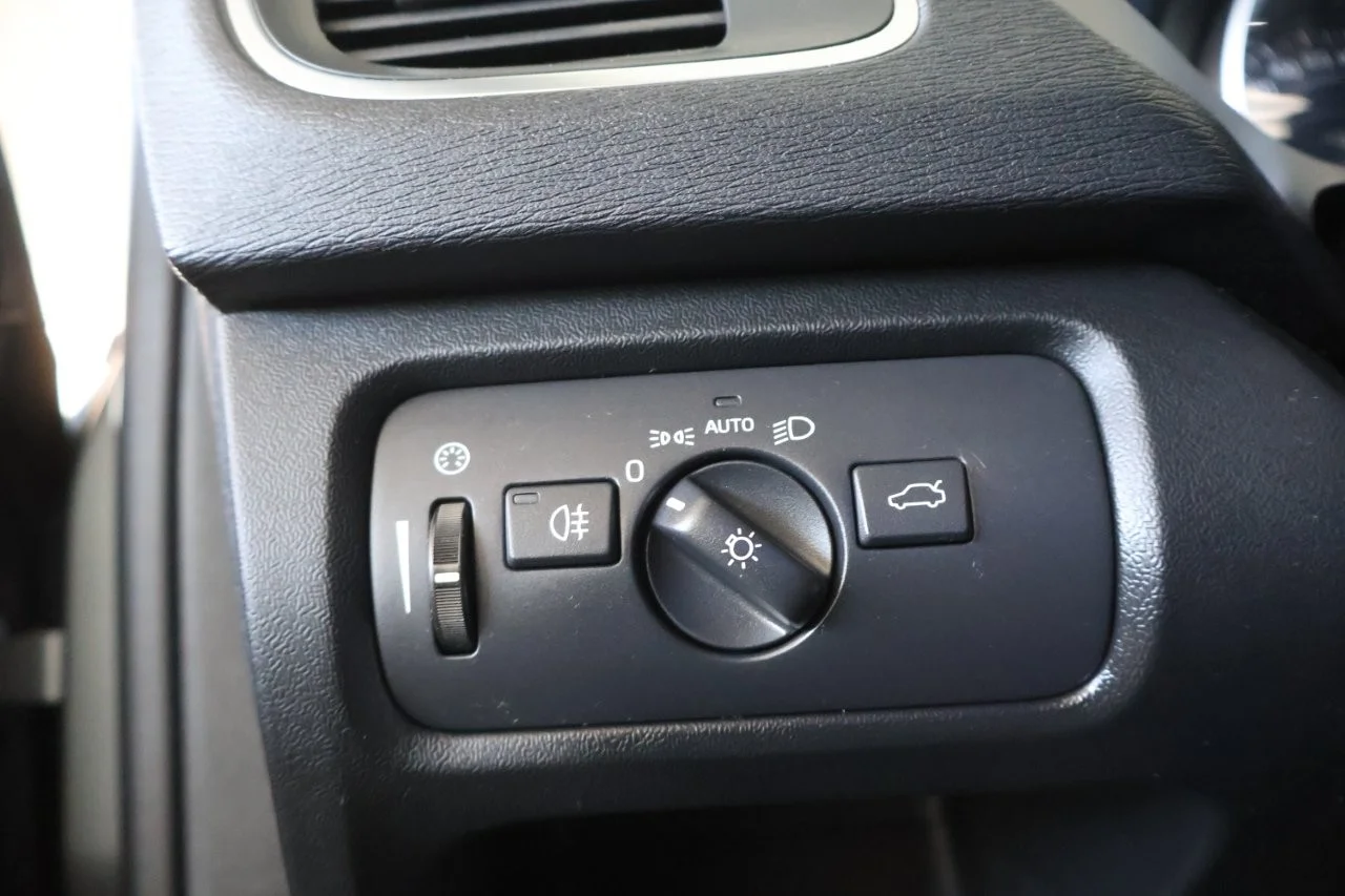 Volvo V40 Cross Country - View model 34