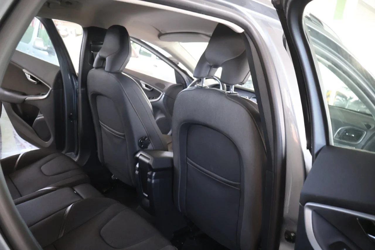 Volvo V40 Cross Country - View model 42