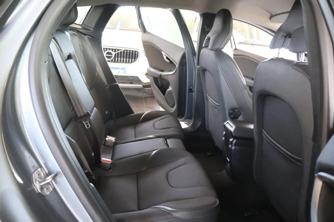 Volvo V40 Cross Country - View model 43