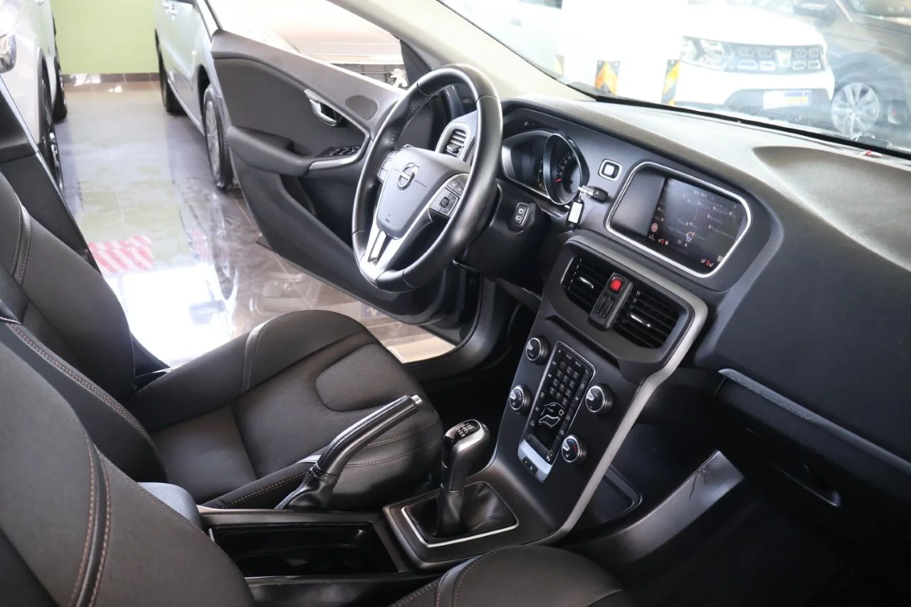 Volvo V40 Cross Country - View model 44