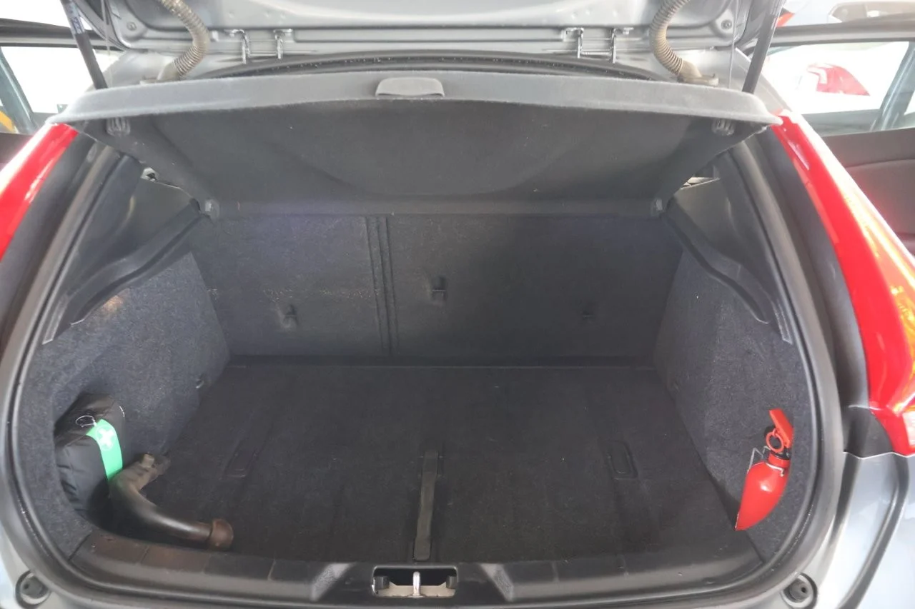Volvo V40 Cross Country - View model 45
