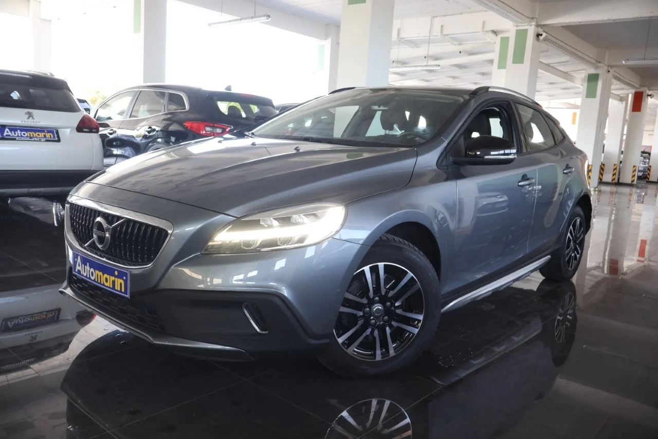 View 1 - Volvo V40 Cross Country - 2019