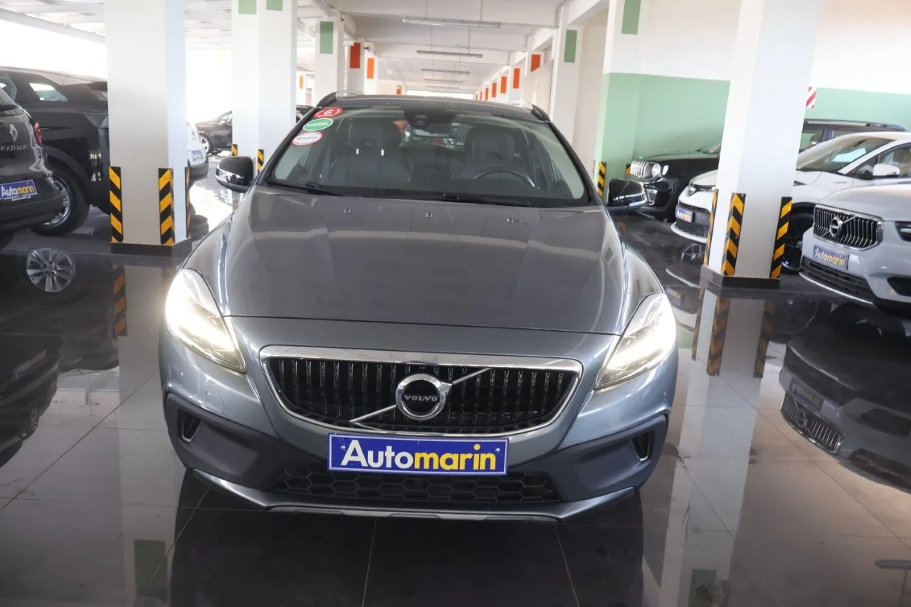 View 2 - Volvo V40 Cross Country - 2019