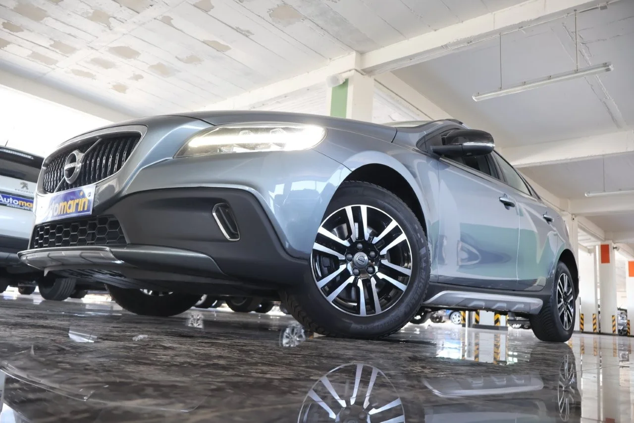 Volvo V40 Cross Country - View model 6