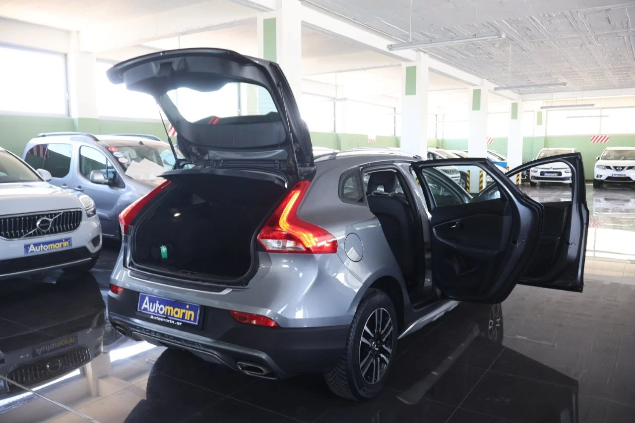 Volvo V40 Cross Country - View model 7