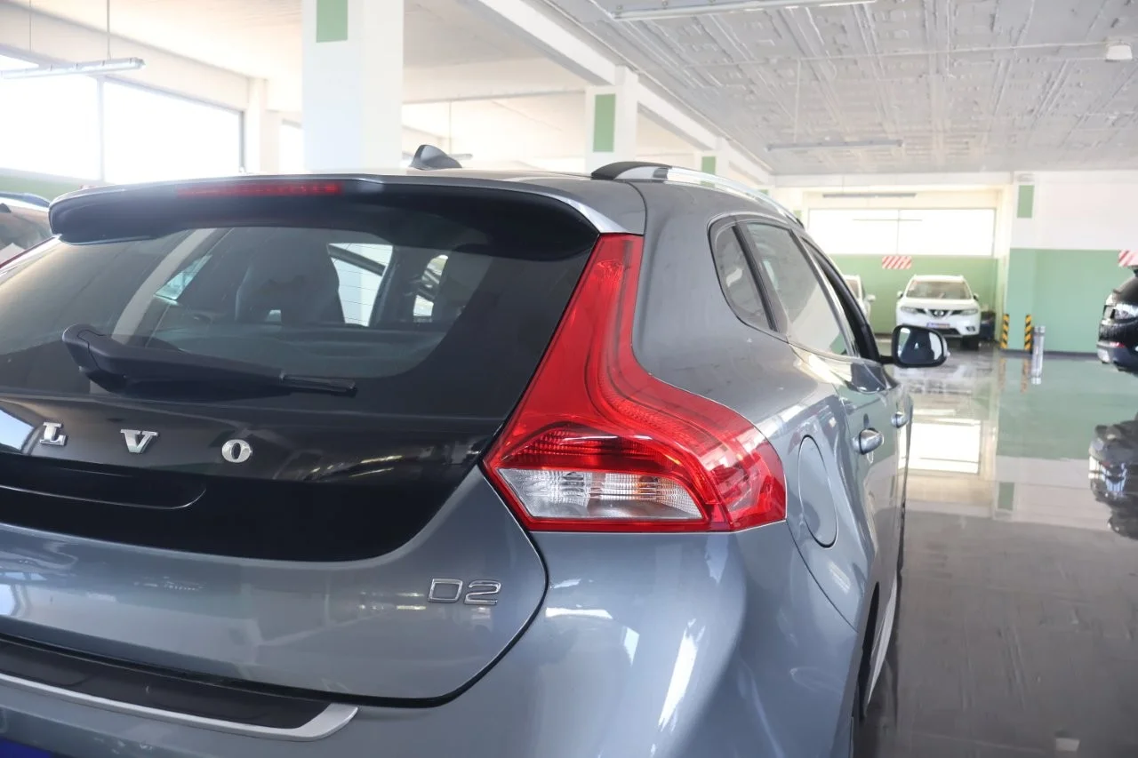 Volvo V40 Cross Country - View model 10