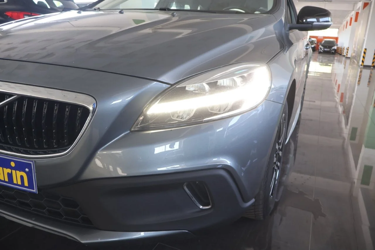 Volvo V40 Cross Country - View model 16