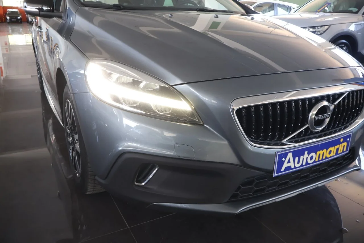 Volvo V40 Cross Country - View model 17