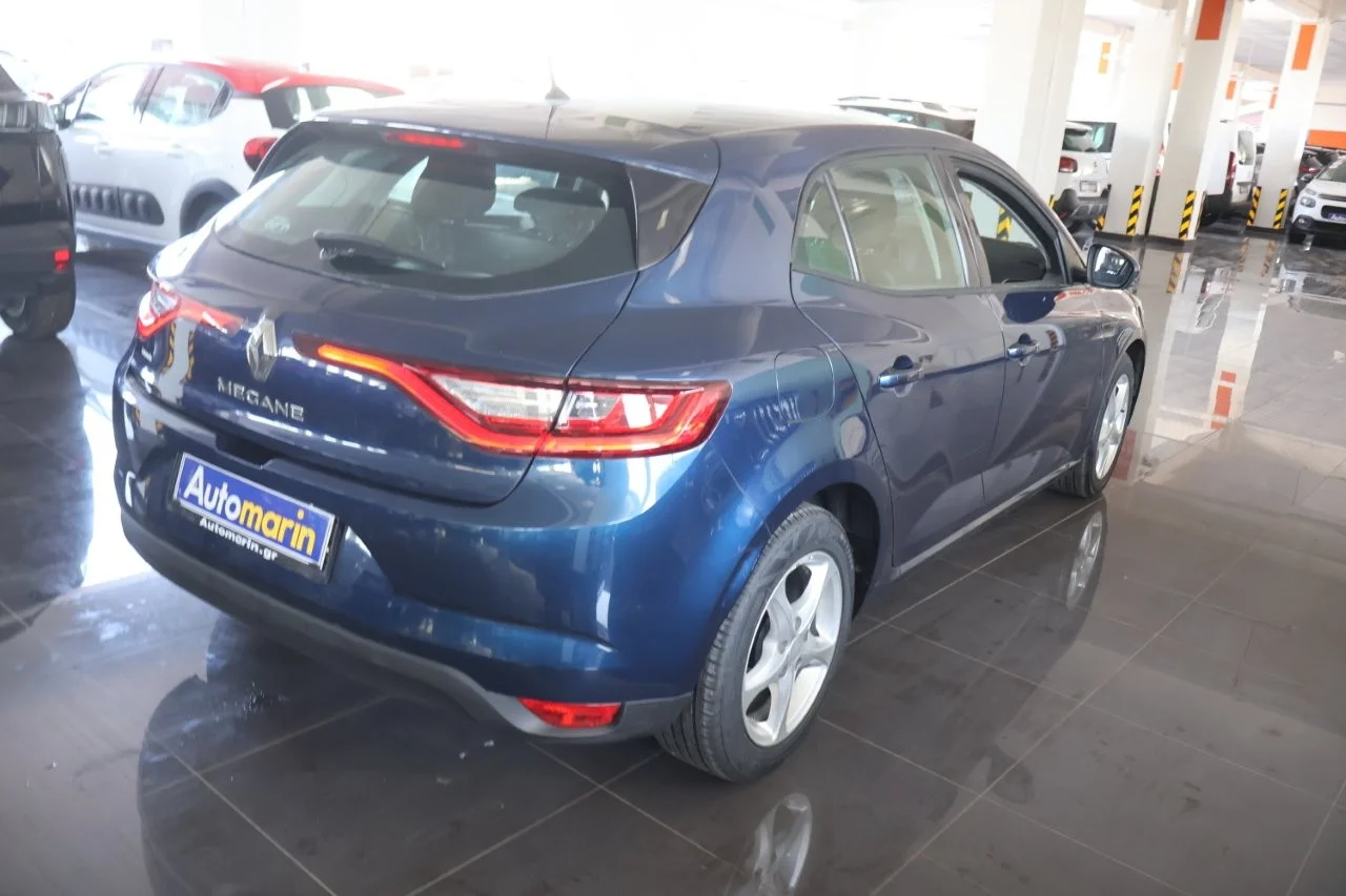 View 4 - Renault Megane - 2016