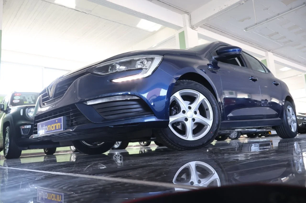Renault Megane - View model 7
