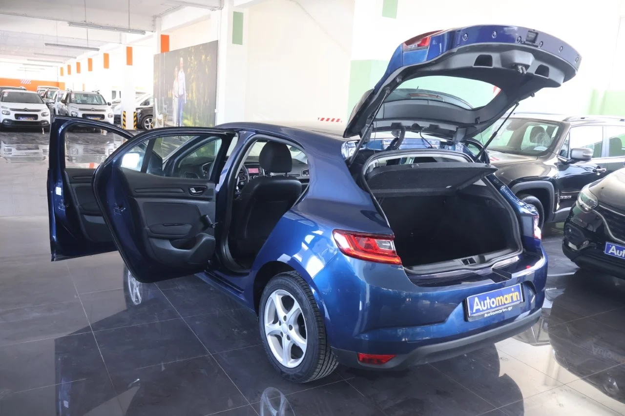 Renault Megane - View model 9