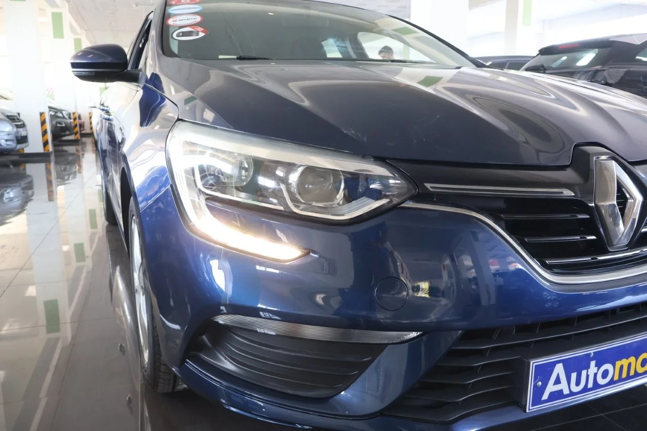 Renault Megane - View model 16