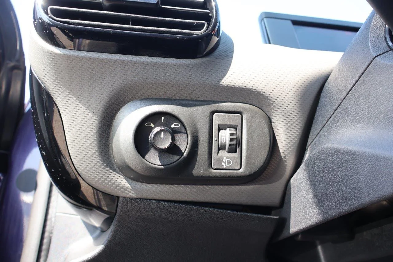 Citroen C4 Cactus - View model 35