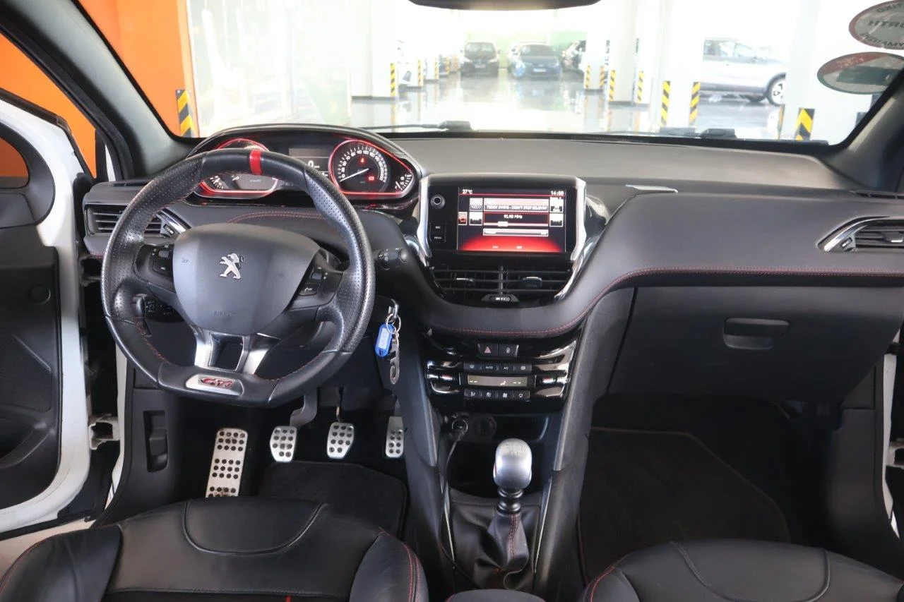 Peugeot 208 - View model 20