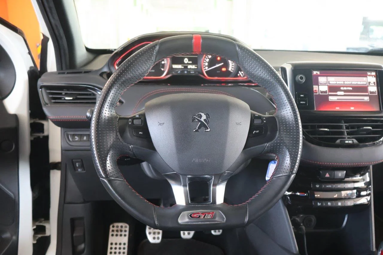 Peugeot 208 - View model 21