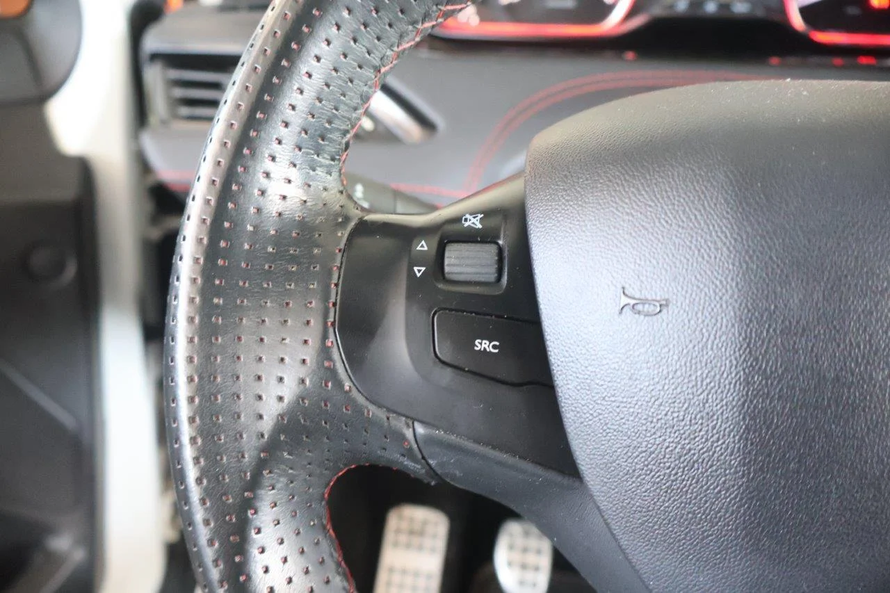 Peugeot 208 - View model 22