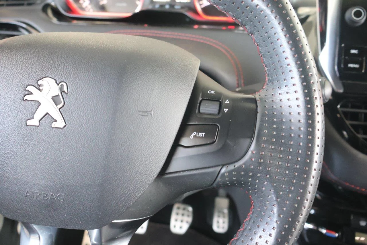 Peugeot 208 - View model 23