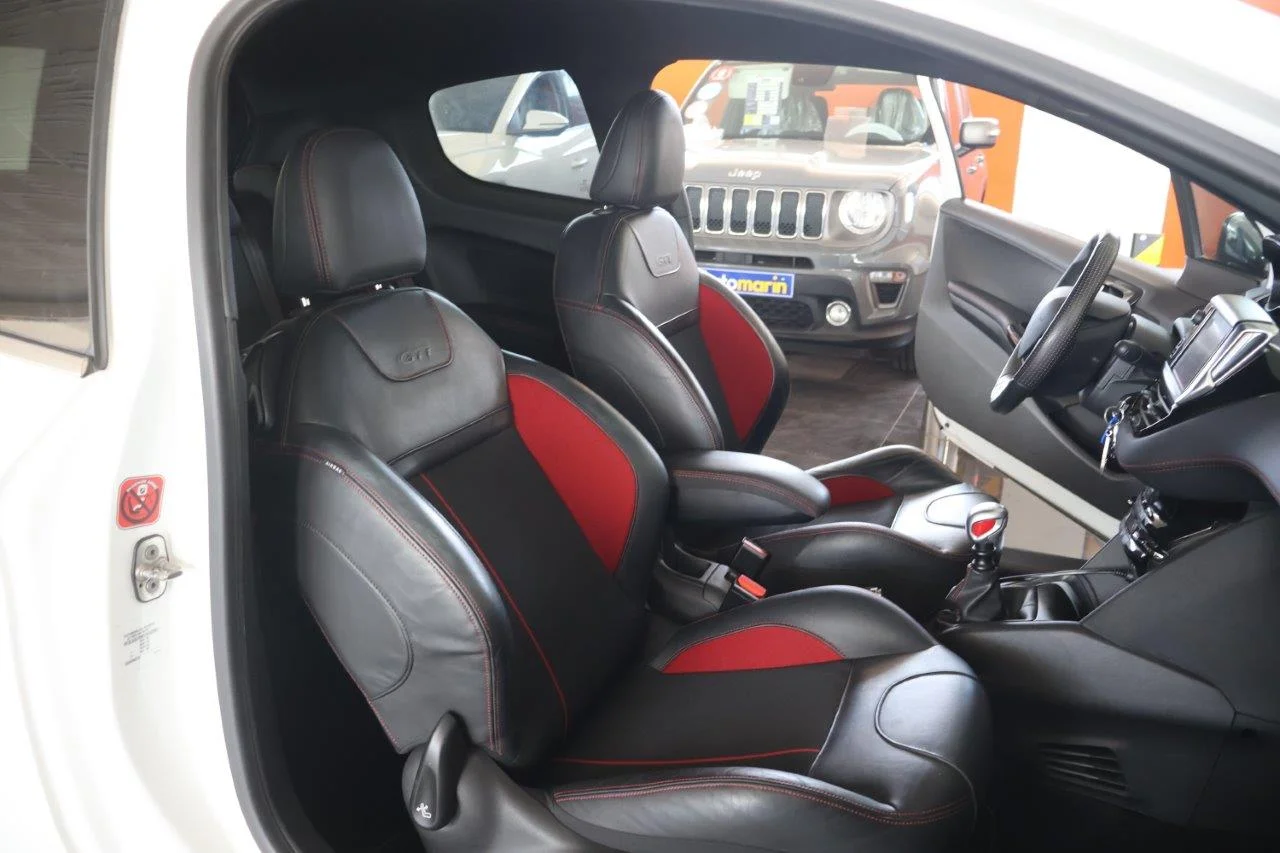 Peugeot 208 - View model 25