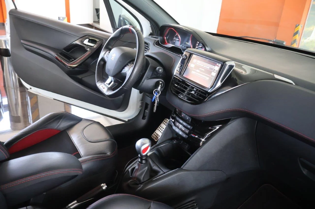 Peugeot 208 - View model 26