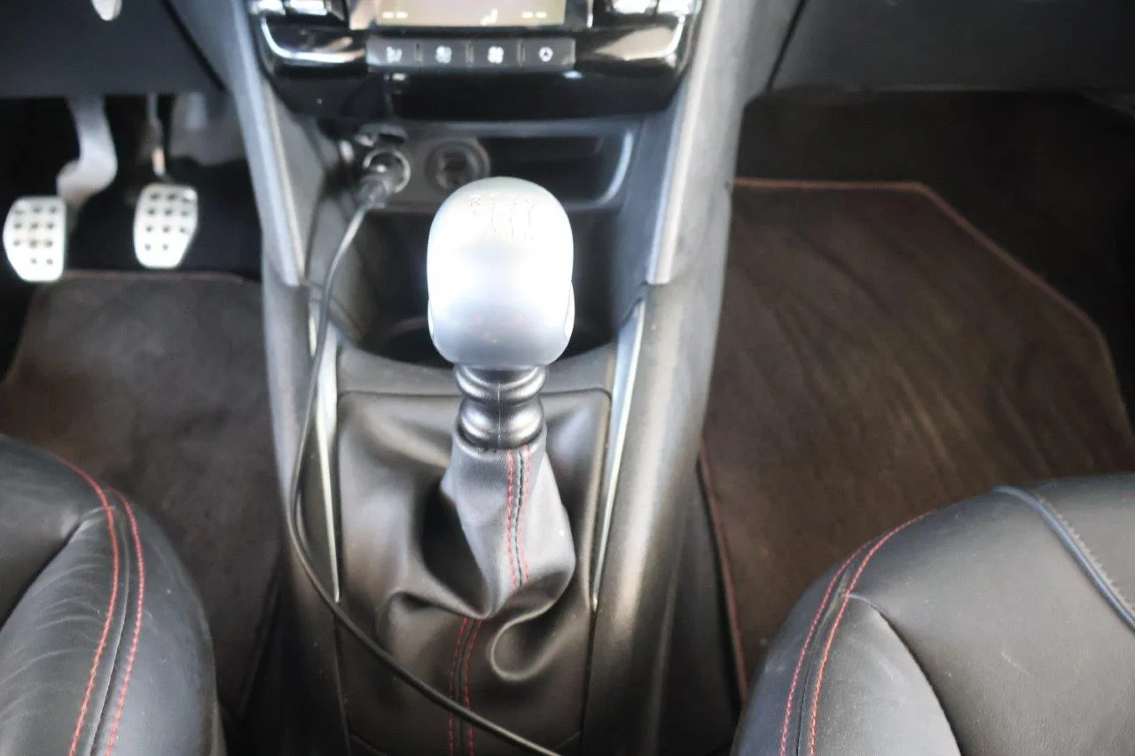 Peugeot 208 - View model 28
