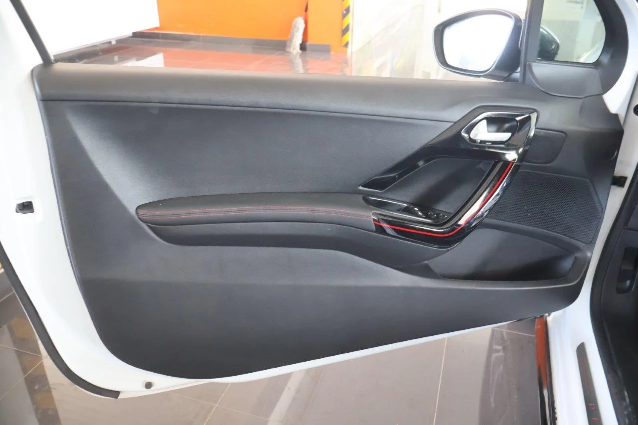 Peugeot 208 - View model 35