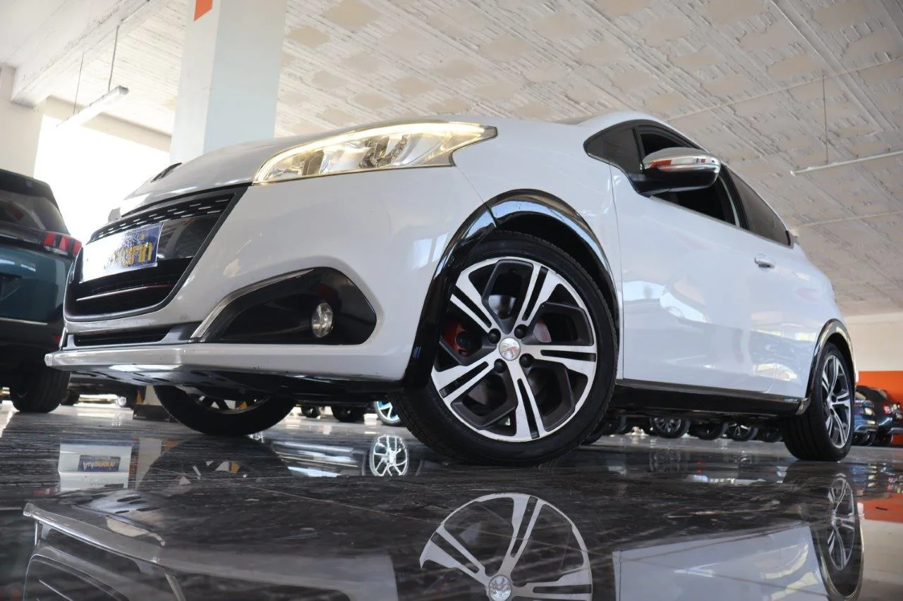 Peugeot 208 - View model 7