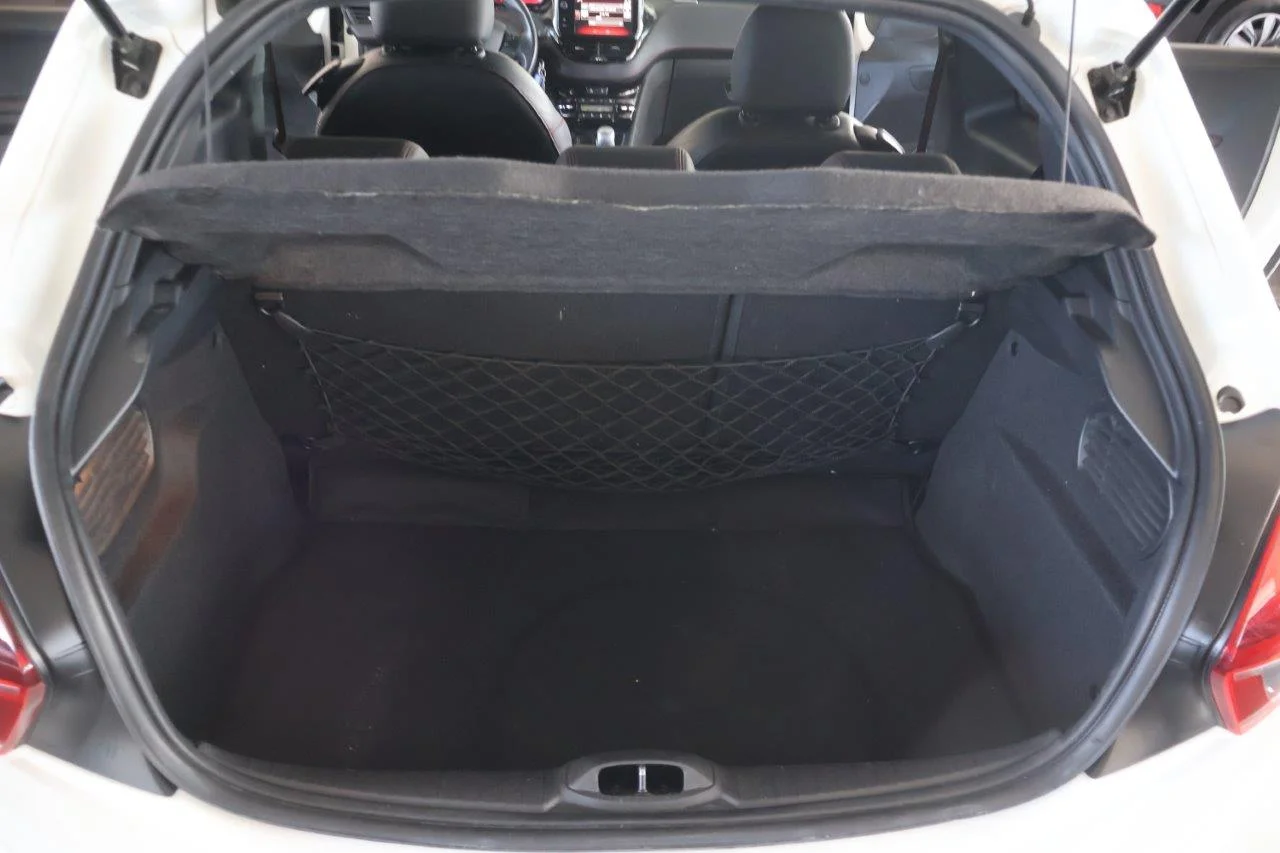 Peugeot 208 - View model 11
