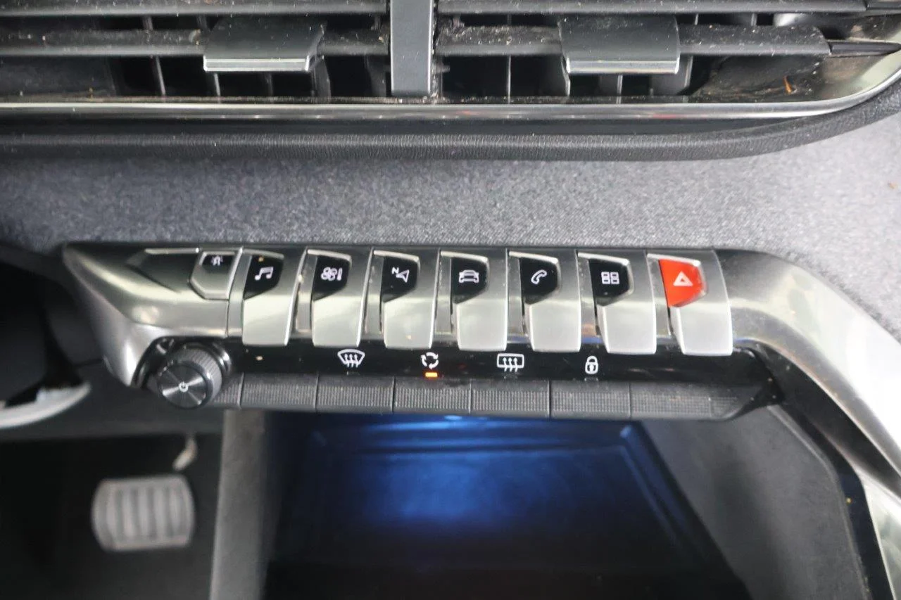 Peugeot 3008 - View model 25