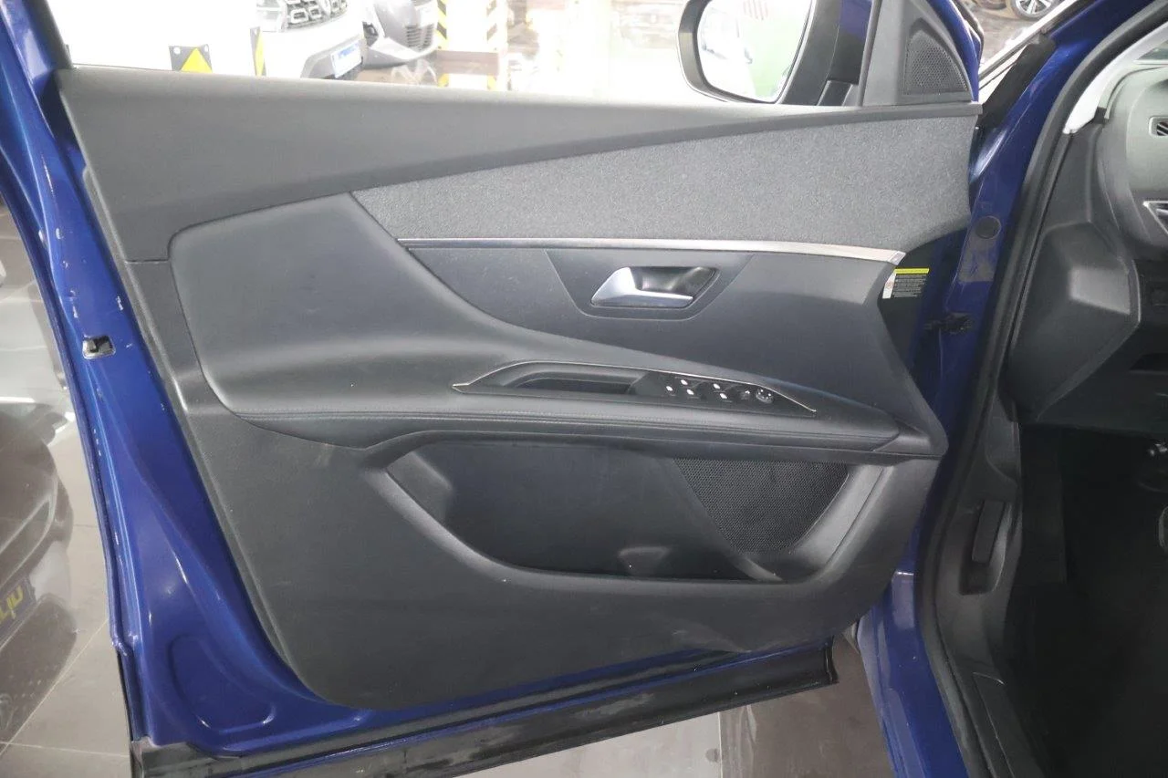 Peugeot 3008 - View model 33