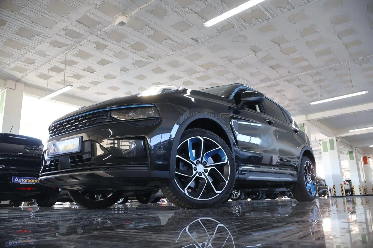 View 1 - Lynk & Co 01 - 2022