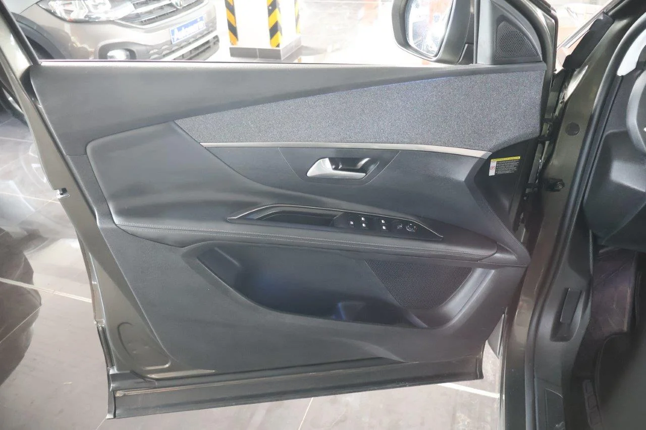 Peugeot 3008 - View model 31