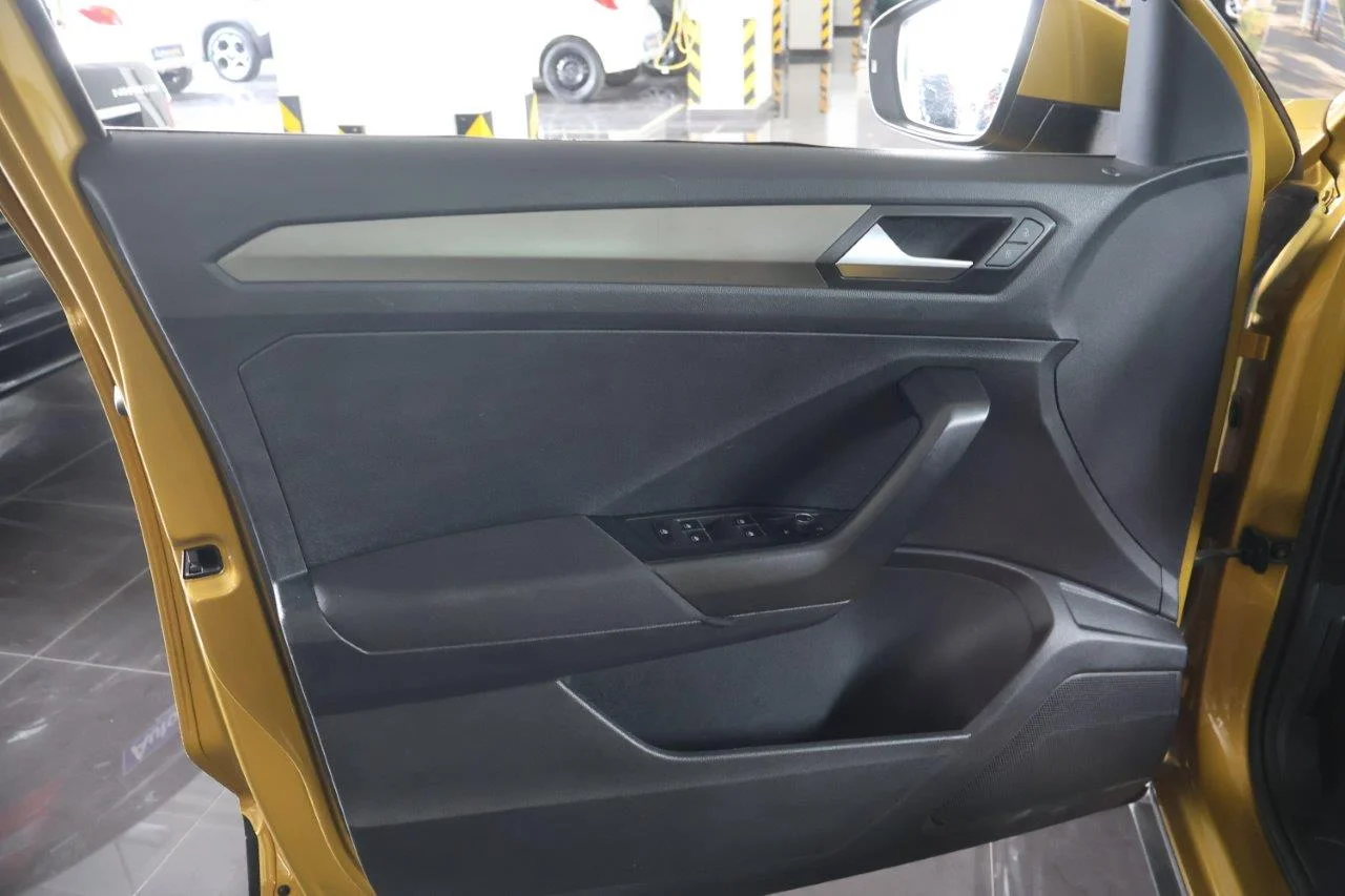 Volkswagen T-Roc - View model 30