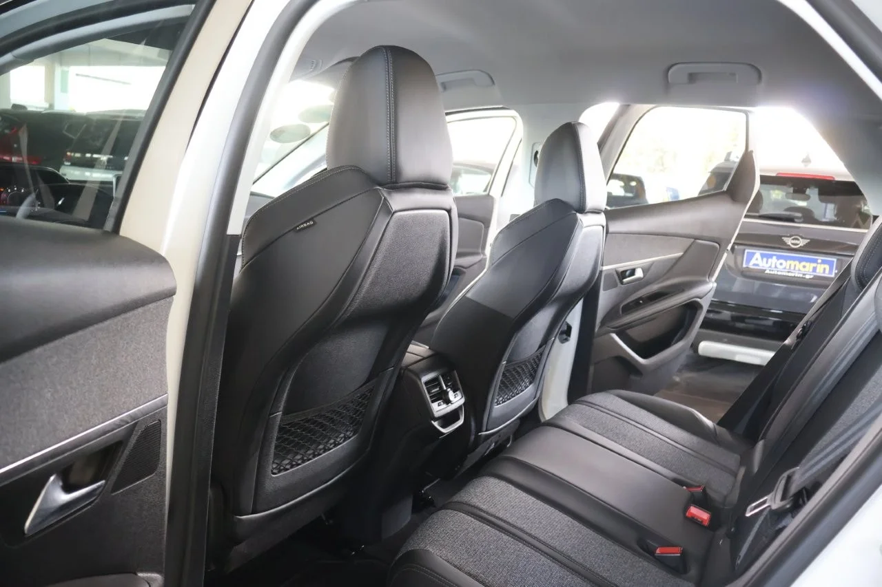 Peugeot 3008 - View model 36