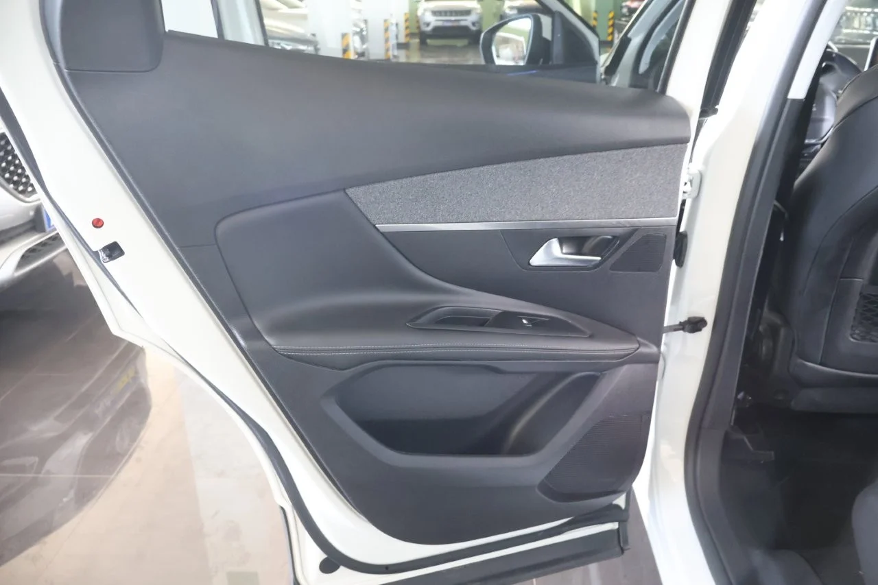 Peugeot 3008 - View model 37