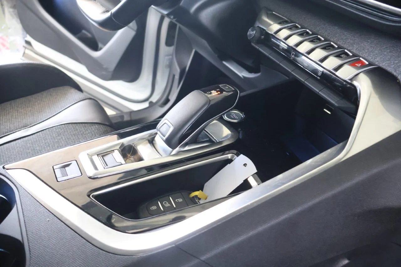 Peugeot 3008 - View model 43