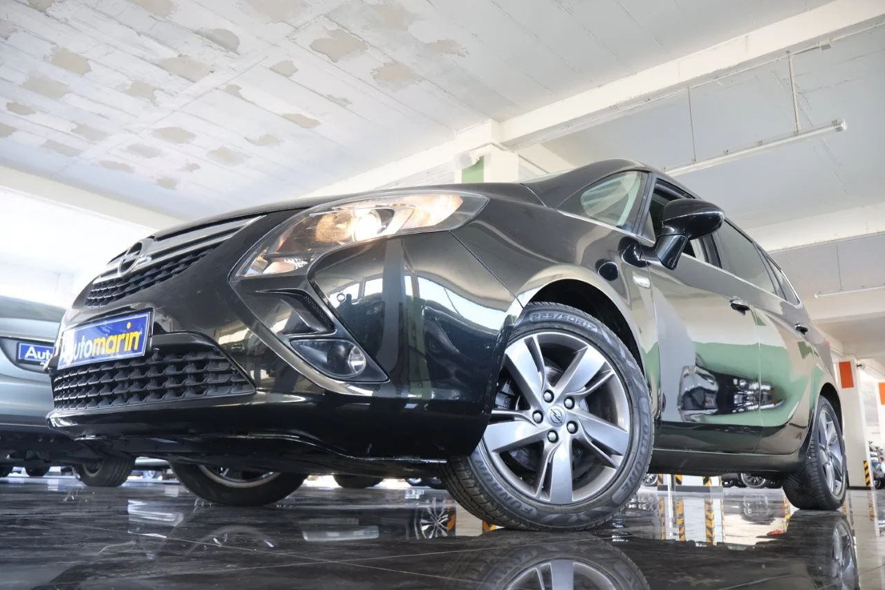 View 2 - Opel Zafira - 2015