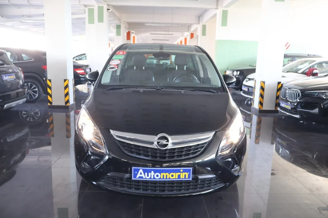 View 3 - Opel Zafira - 2015