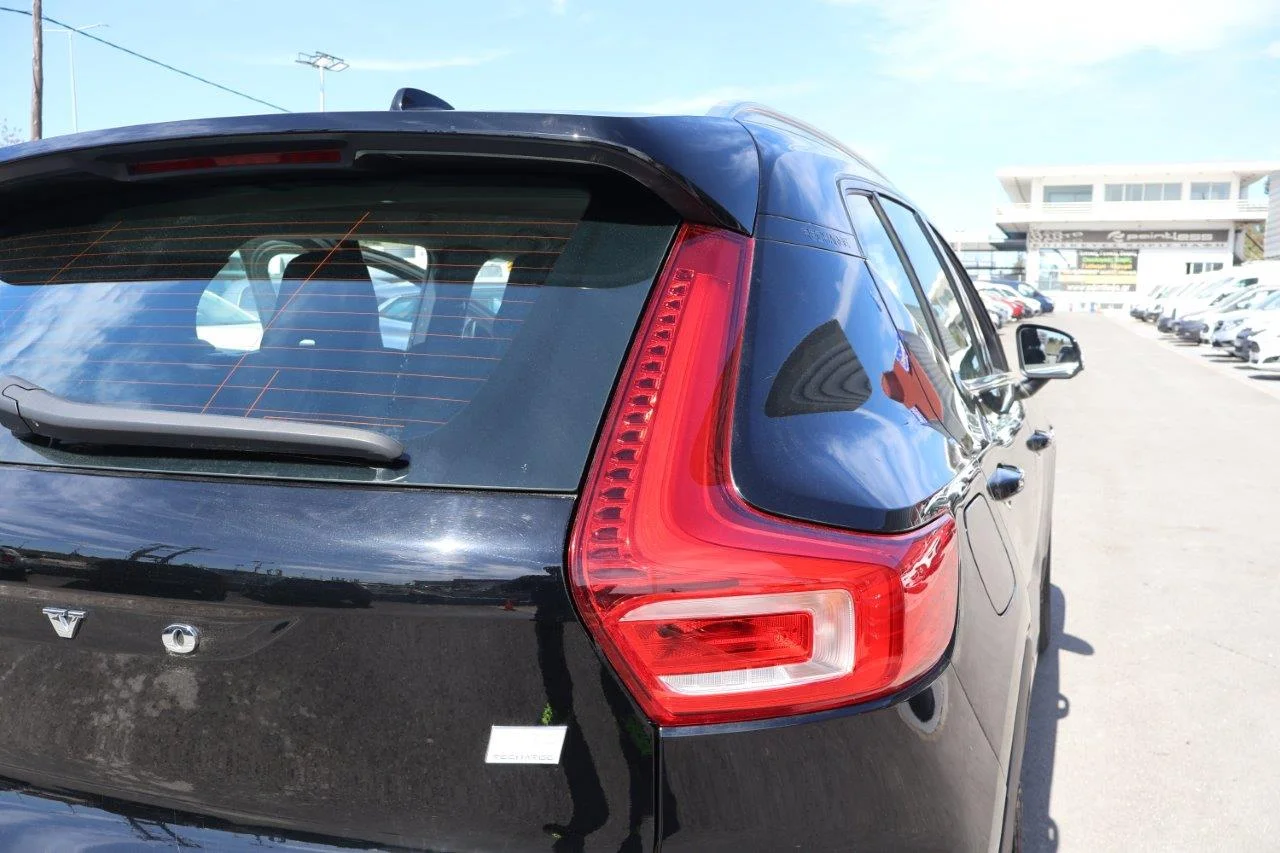 Volvo XC40 - View model 16