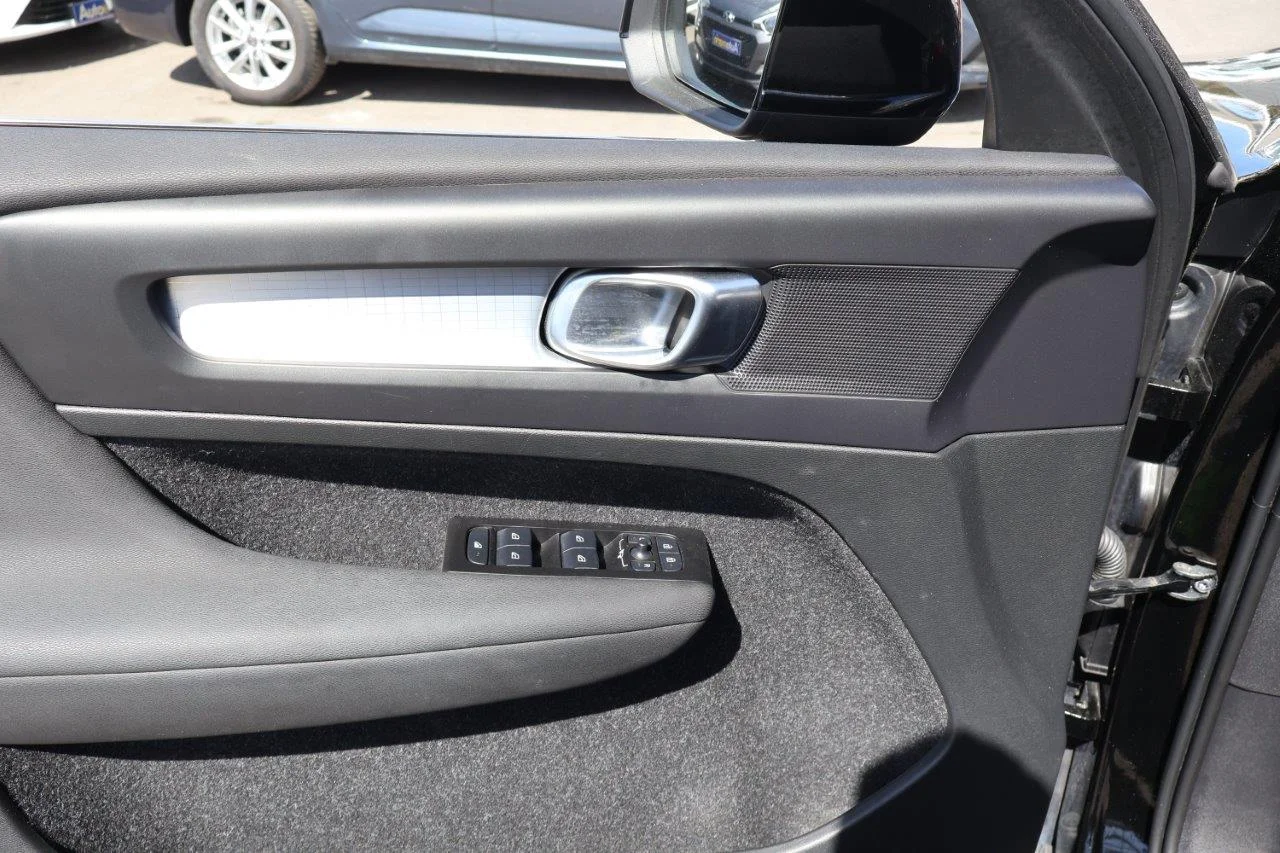 Volvo XC40 - View model 49