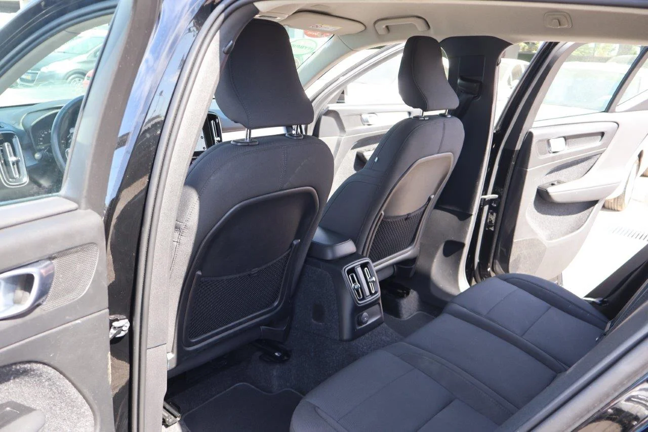 Volvo XC40 - View model 50
